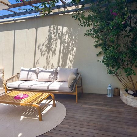 Eco Aparthotel The Dreamers'S Club Lumbarda Exterior photo